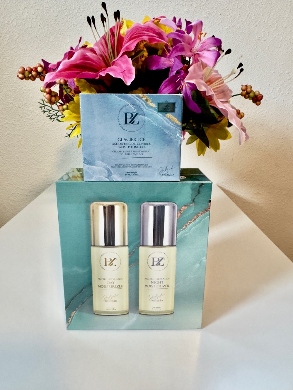Below Zero Glacier Ice Day & Night Moisturizer & Peeling Gel Set